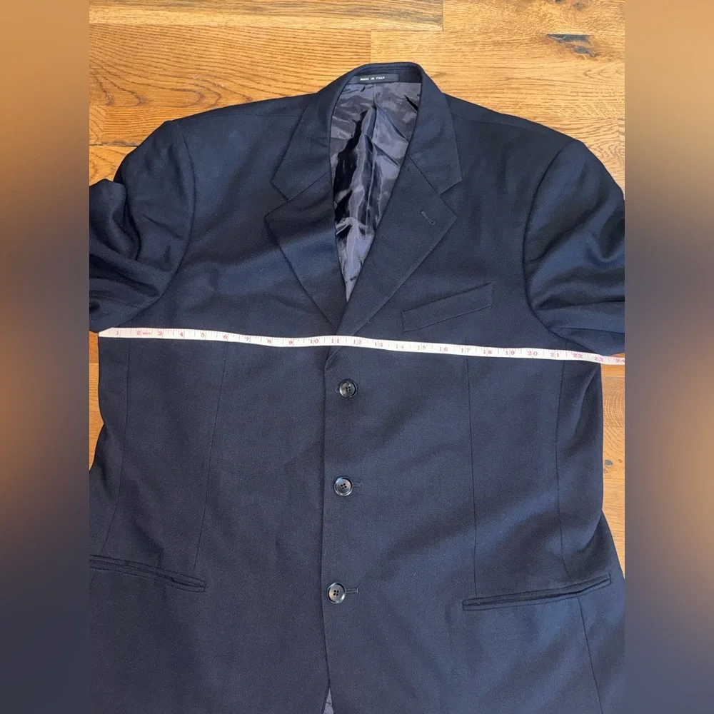 Armani Collezioni. Twill Textured Black Blazer. Size 44L.